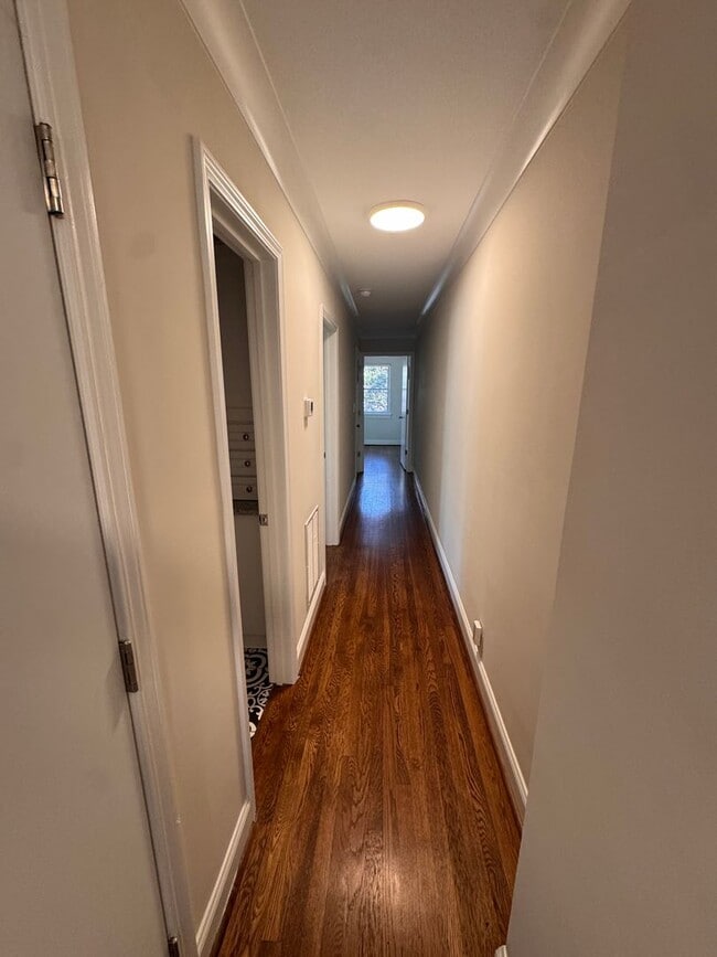 Building Photo - 908 Carolina Ave NW