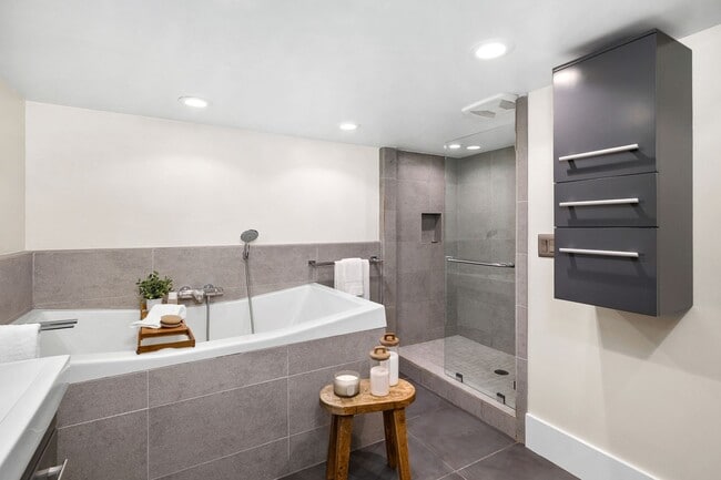 Building Photo - 4525 Rhode Island St