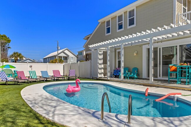 Building Photo - 4456 Luke Ave