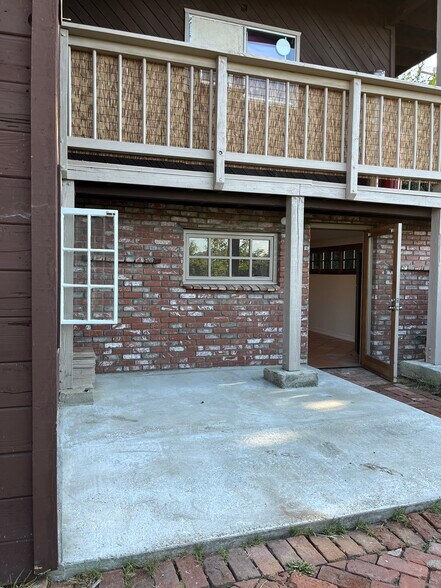 Building Photo - 1124 Rosario Dr