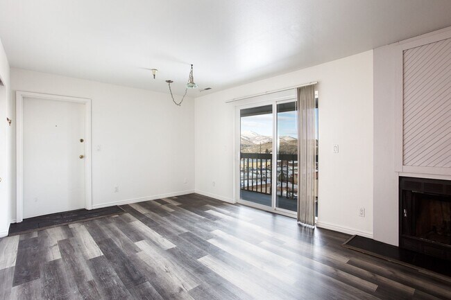 Building Photo - 2 Bedroom Fireside Condo- Minutes away from Park City Mountain