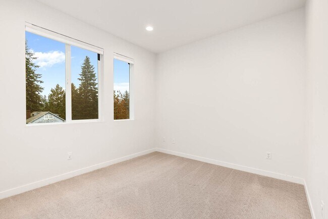 Building Photo - 18514 Meridian Ave N