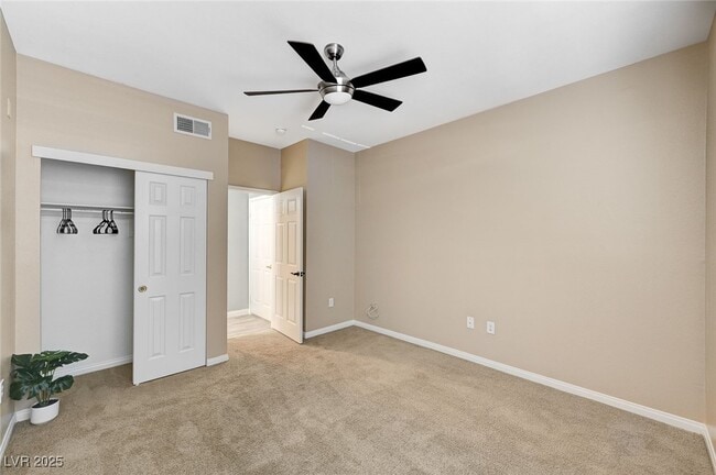 Building Photo - 231 W Horizon Ridge Pkwy