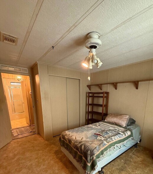 Building Photo - 128 Needle Palm Ln