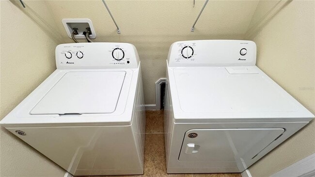 Building Photo - 13040 Overstreet Rd