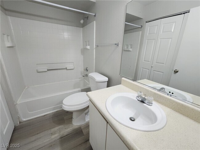 Building Photo - 2750 S Durango Dr
