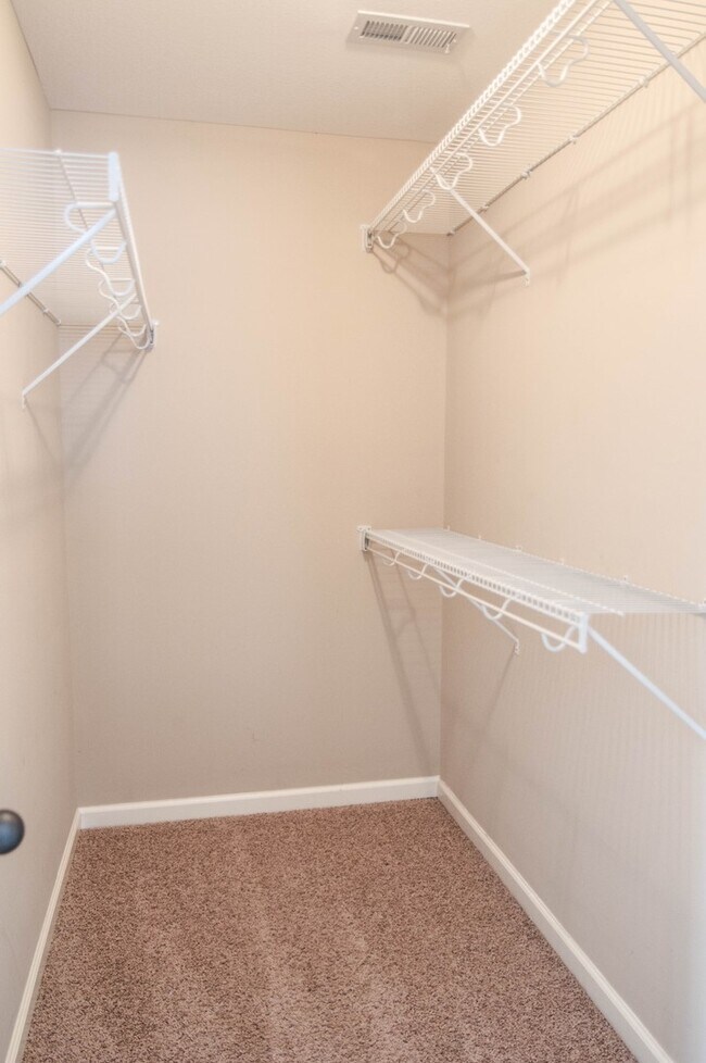 Building Photo - Pet Friendly Three Bedroom with Bonus!