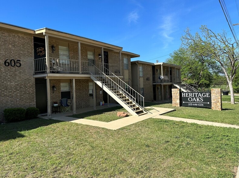 Heritage Oaks 601 Avenue G Brownwood TX 76801 Apartment Finder