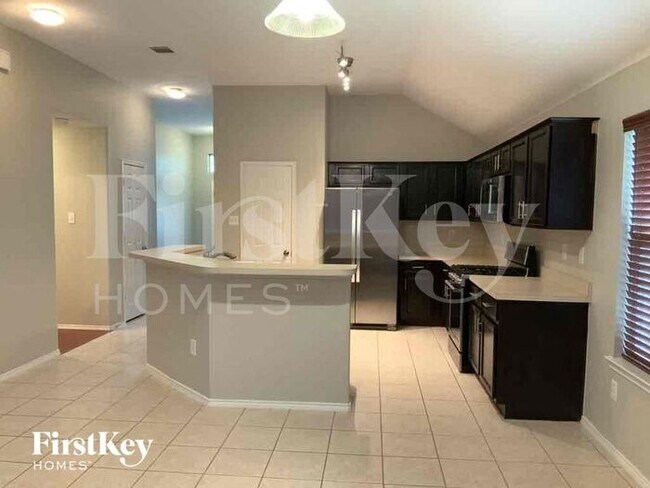 Building Photo - 1205 Bellcrest Dr