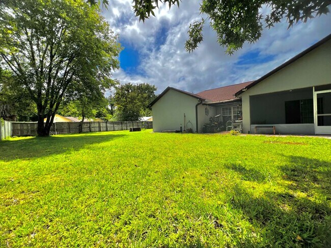 Building Photo - 11395 Aston Hall Dr