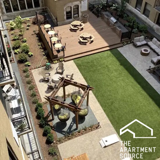 Building Photo - 4242 N Sheridan Rd