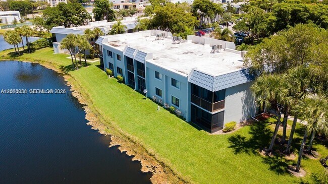 Building Photo - 16561 Blatt Blvd
