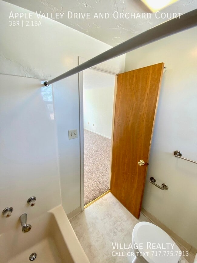 Building Photo - 110 Orchard Ct