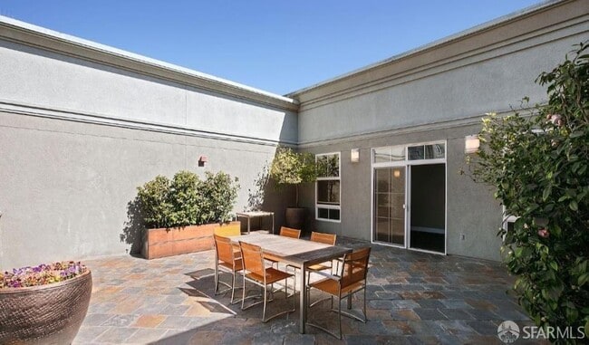 Building Photo - 821 Folsom St