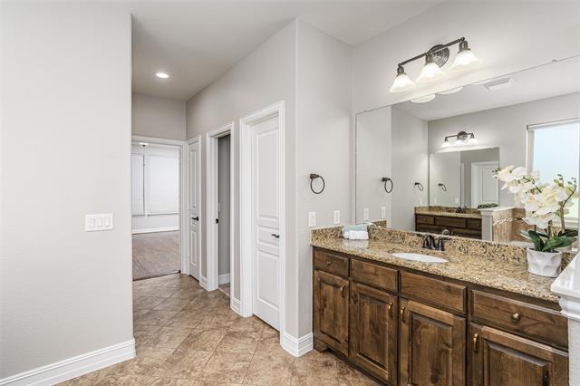 Building Photo - 4155 Vista Terrace Dr