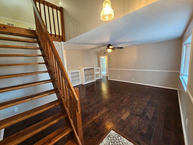 Building Photo - MEADOWBROOK