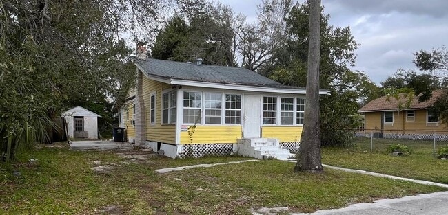 Primary Photo - 2411 Edison Ave