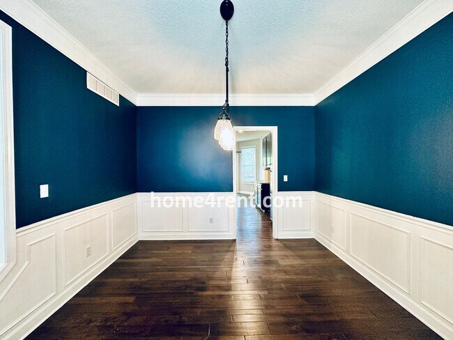 Building Photo - Elegant Cul-de-Sac Retreat with 5th Bedroo...