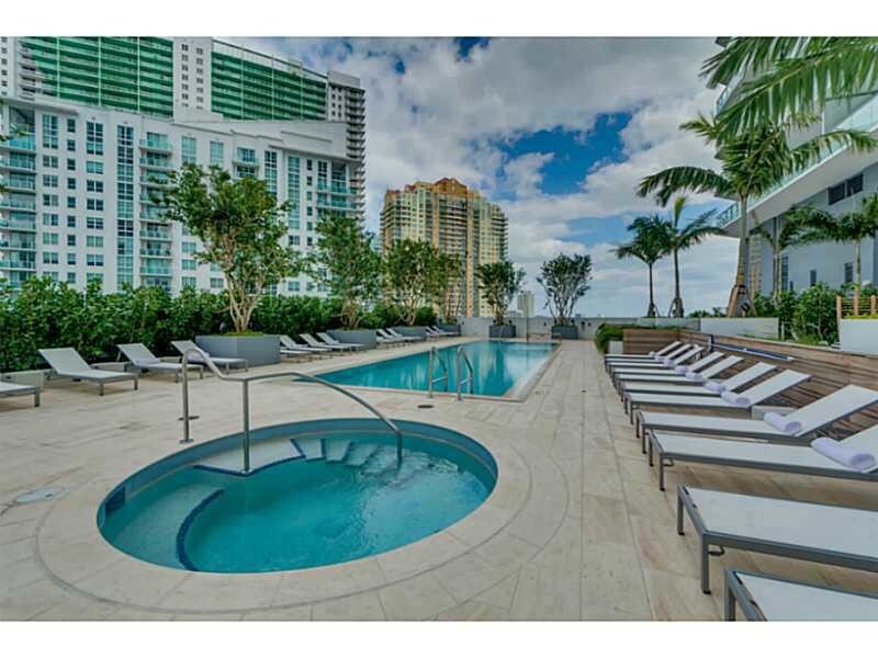 Building Photo - 1300 Brickell Bay Dr