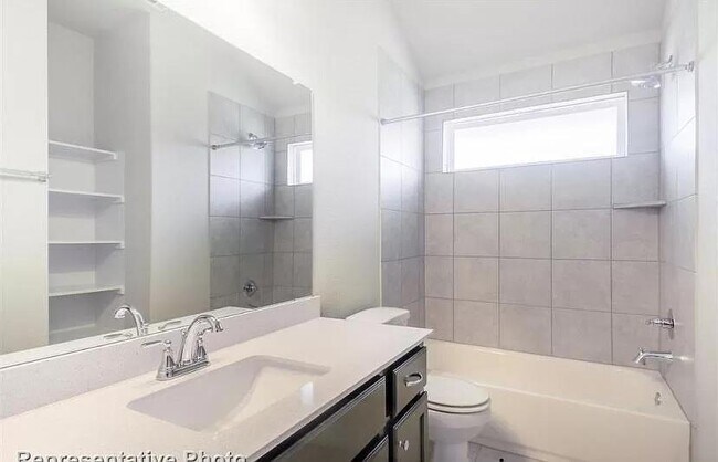 Building Photo - 307 Insider Loop