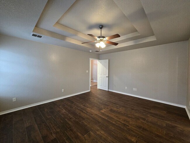Building Photo - 5609 Hunters Ridge Trail