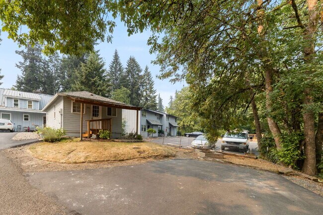 Building Photo - Charming 1 bedroom Cottage
