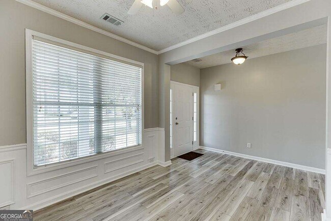 Building Photo - 678 Clairidge Elm Trail SW