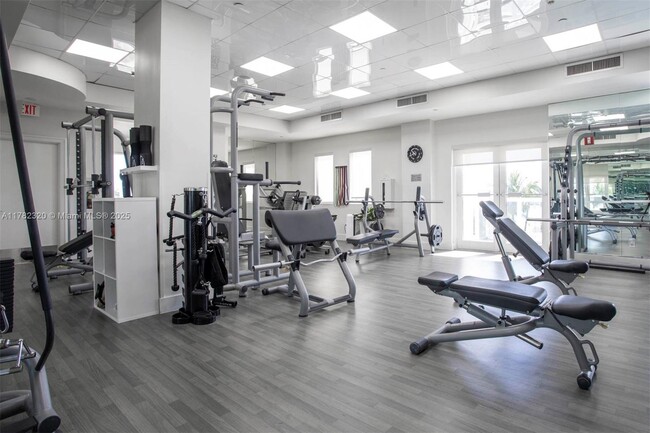 Building Photo - 4775 Collins Ave