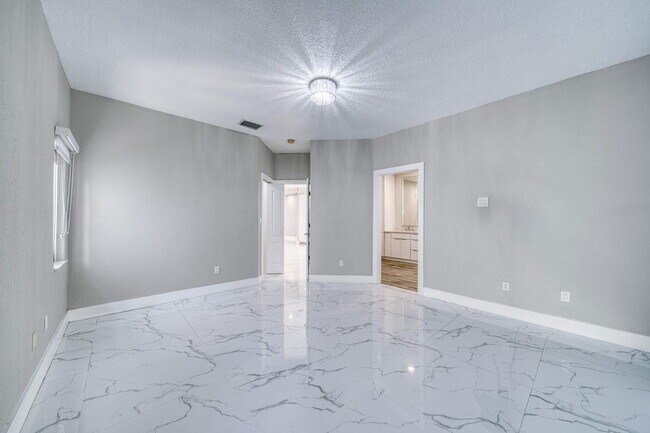 Building Photo - 14803 NW 87th Pl