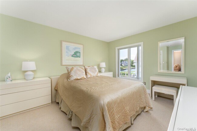 Building Photo - 45 Romana Dr