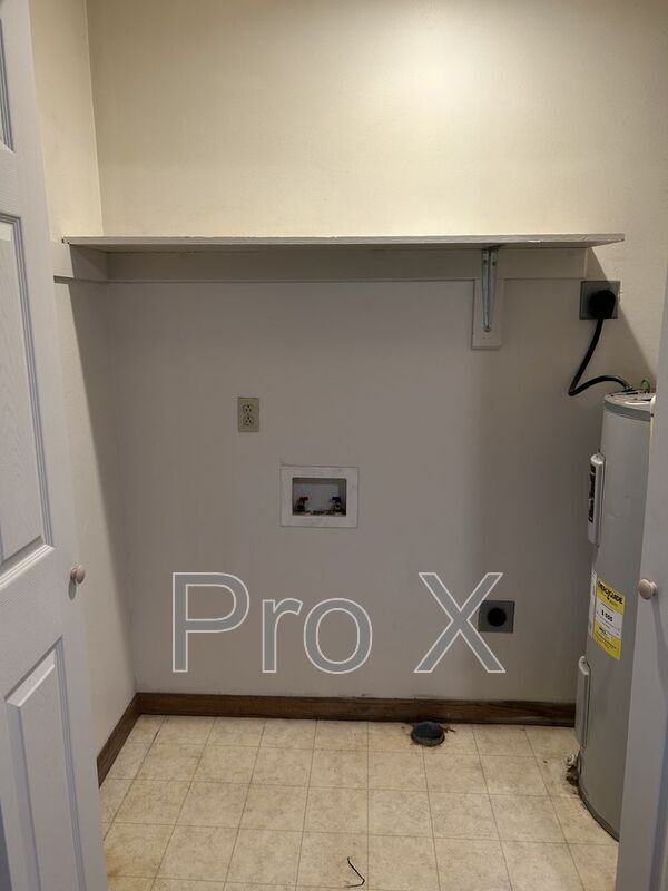 Building Photo - 516 E Monroe St