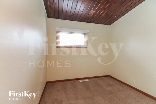 Building Photo - 1054 Kenmore Ave