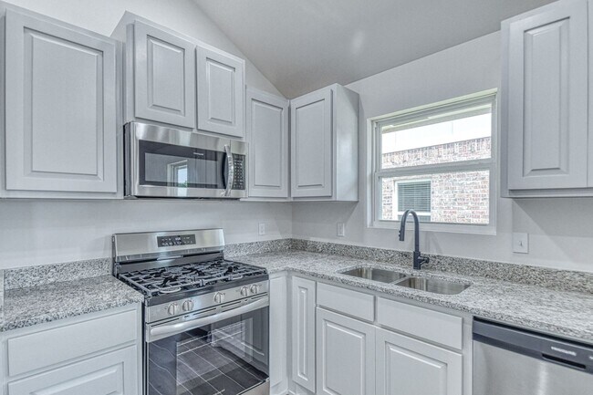 Building Photo - 928 Varenna Ct