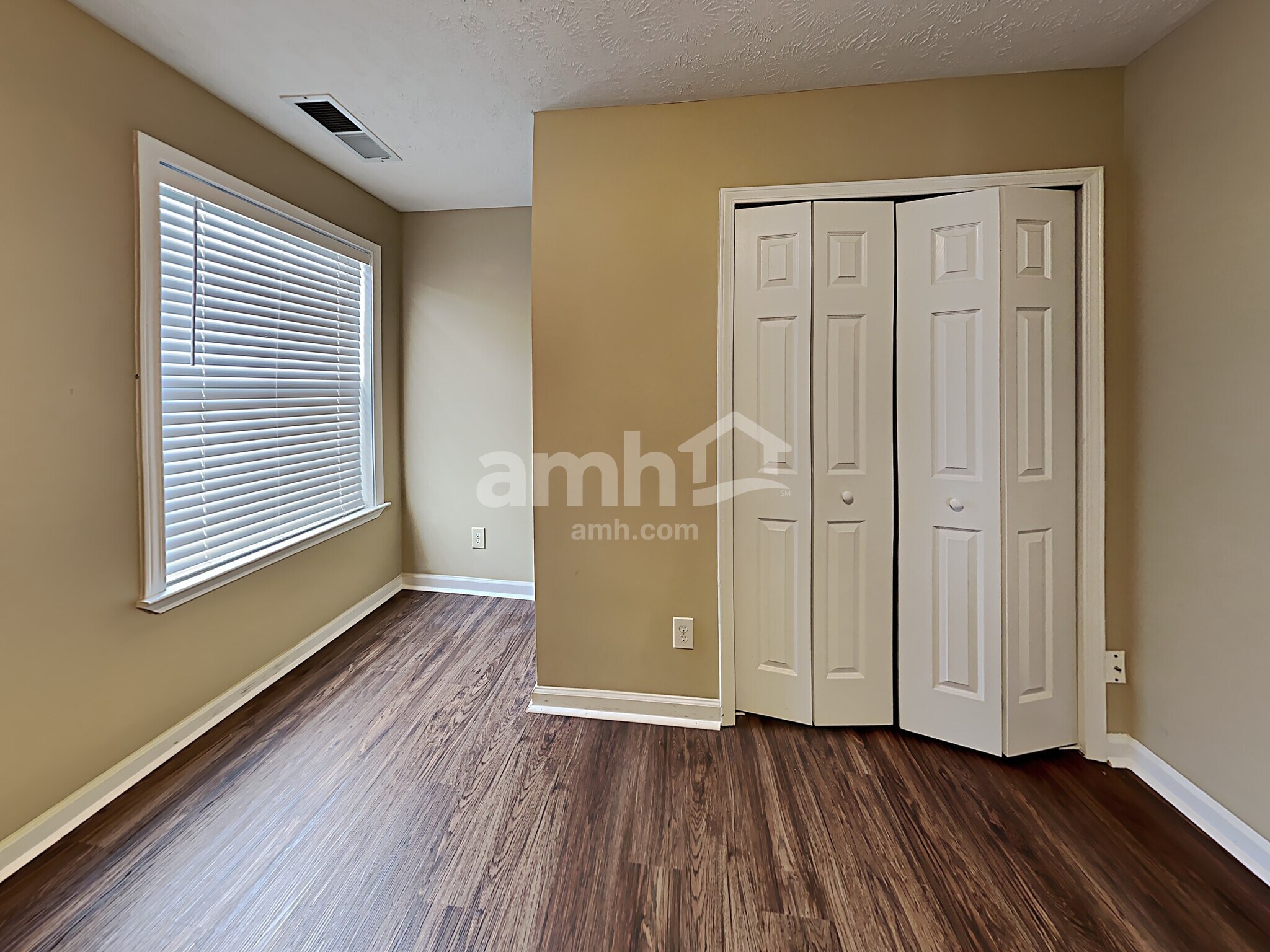 Building Photo - 3915 Madison Bnd NW