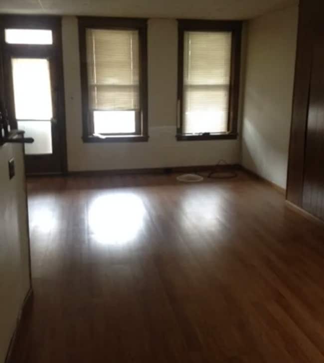 Building Photo - Coming Soon - 5 Bedroom Pet Friendly House in Lancaster!