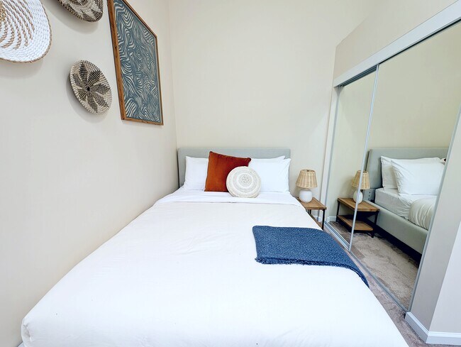 Building Photo - The Norm Appartments