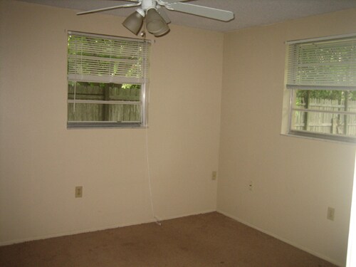 Building Photo - 1225 Columbine Rd