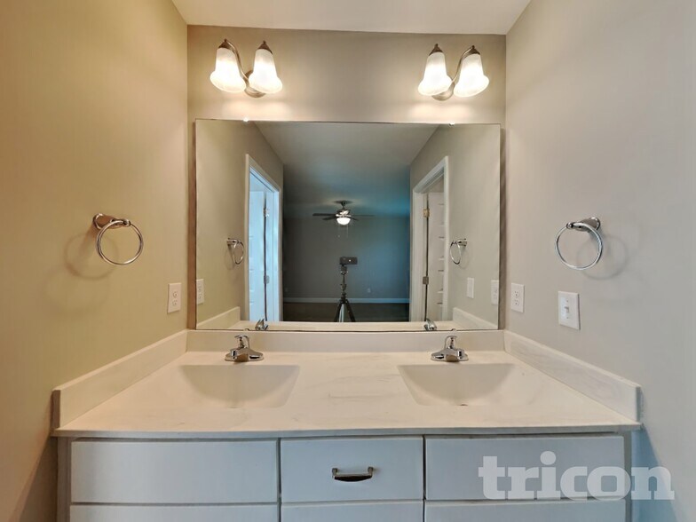 Building Photo - 110 Hunter Fox Trail