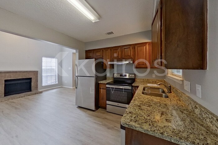 Building Photo - 2140 Woodnote Ln