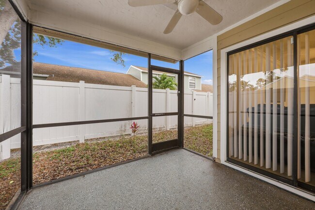 Building Photo - 301 Lakewood Dr