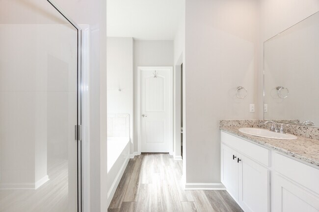 Building Photo - 4635 Mendocino Way