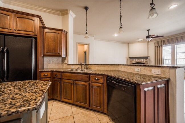 Building Photo - 3778 Prince Philipe St