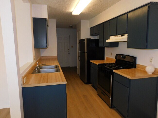 Building Photo - 1708/1710 HORSESHOE CR