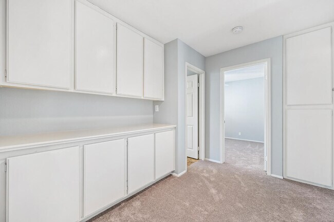 Building Photo - 945 Finnell Way