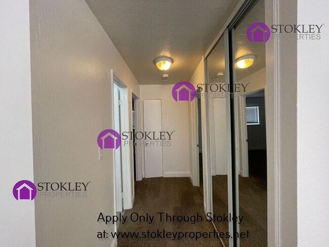 Building Photo - 1060 Oak Grove Rd