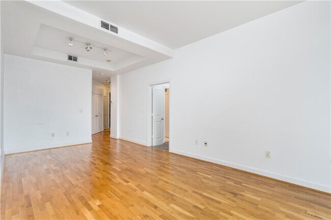 Building Photo - 2626 Peachtree Rd NW
