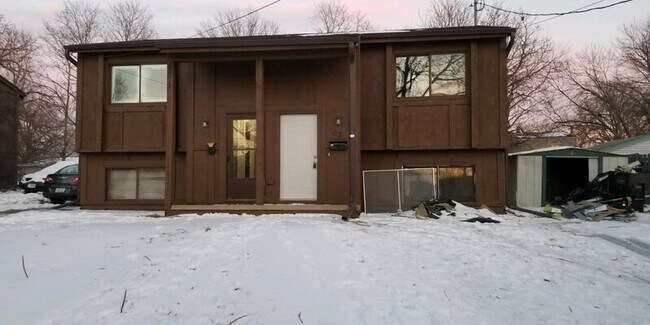 Primary Photo - 13th St Duplex 1109-1107