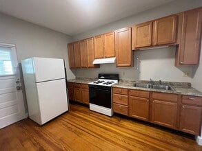 Building Photo - Charming Two Bedroom in South City with 1 Month Free Move In Special!