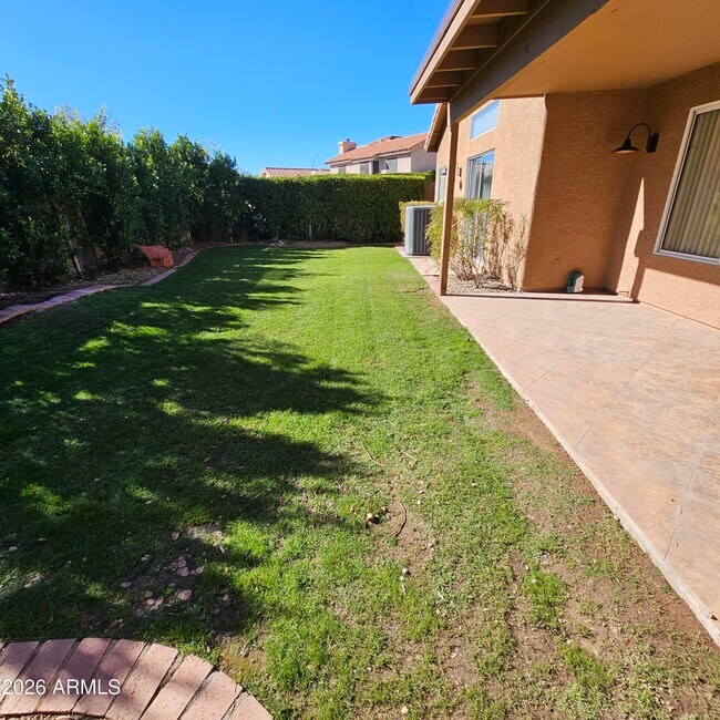 Building Photo - 10061 E Evans Dr