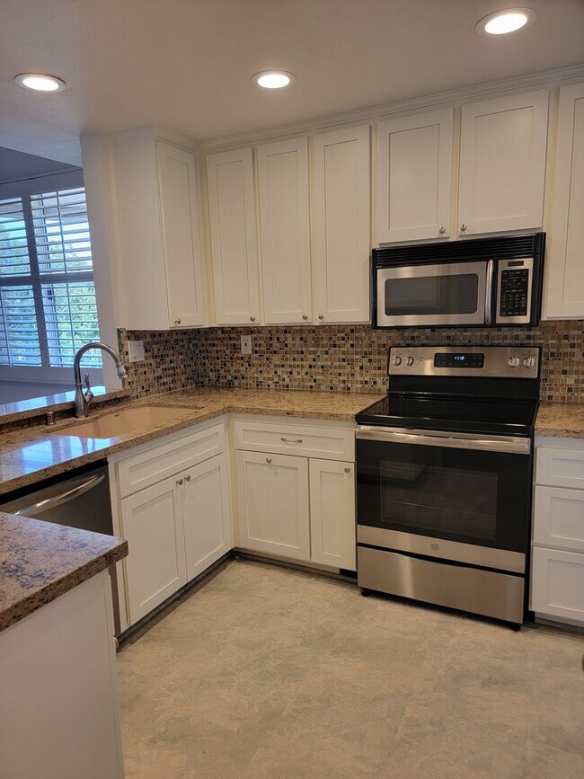 Building Photo - GEM IN THE VILLAGE- COX CABLE and WIFI INCLUDED IN THE RENT!
